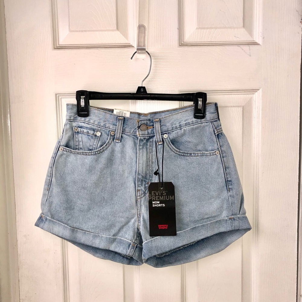 Levi’s Mom Shorts